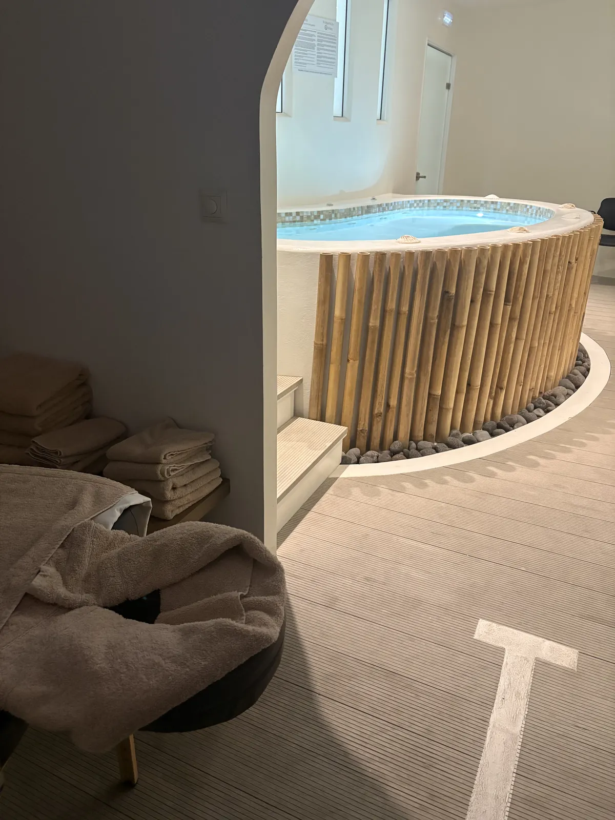 A quiet spa plunge pool in Santorini